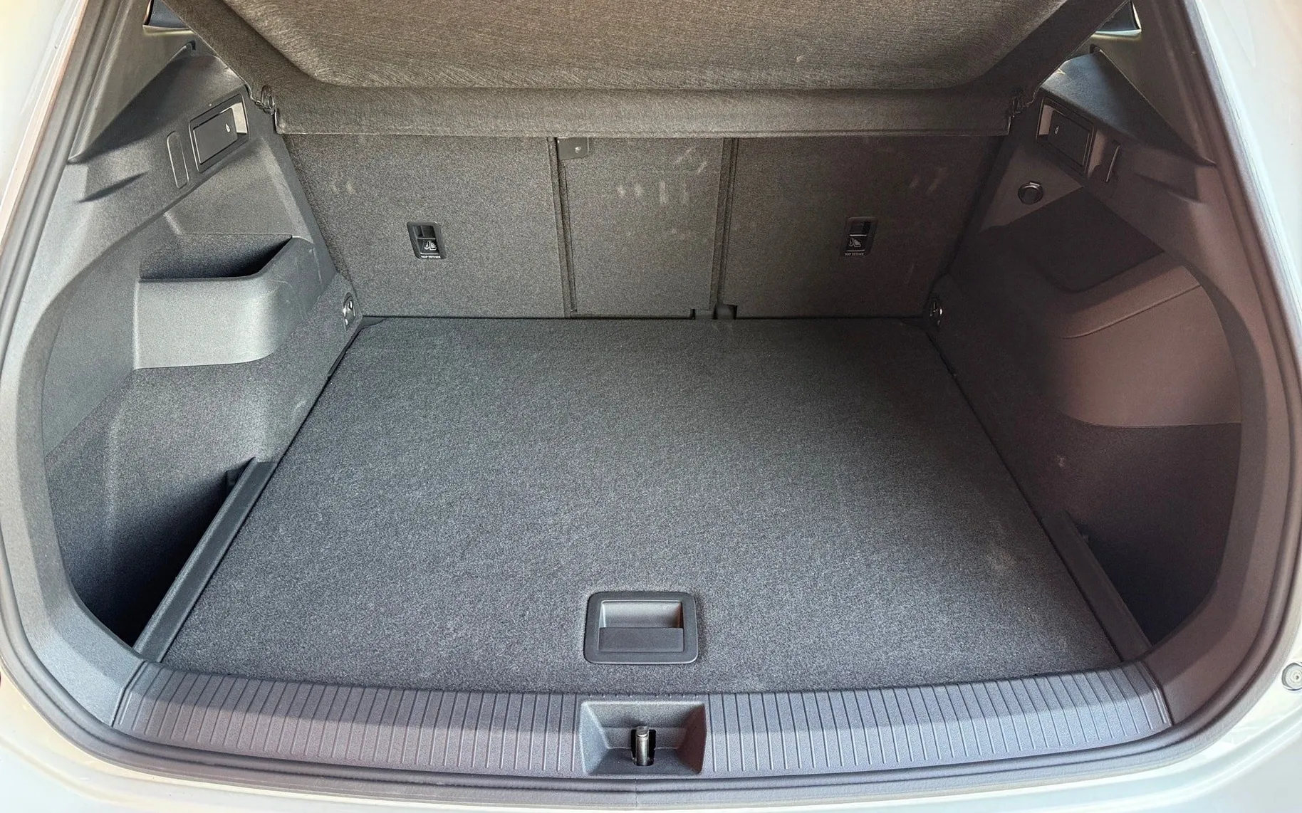 Notranja slika - Volkswagen Tiguan - 2.0 TDI 4Joy DSG 150KM - 12