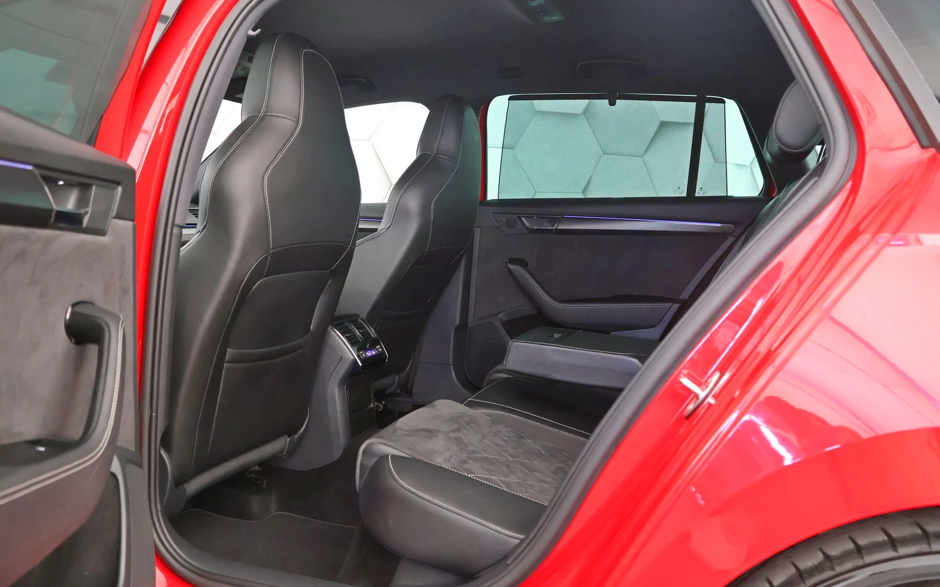 Zunanja slika - Škoda Superb - 2.0 TDI DSG Sportline 191KM - 10
