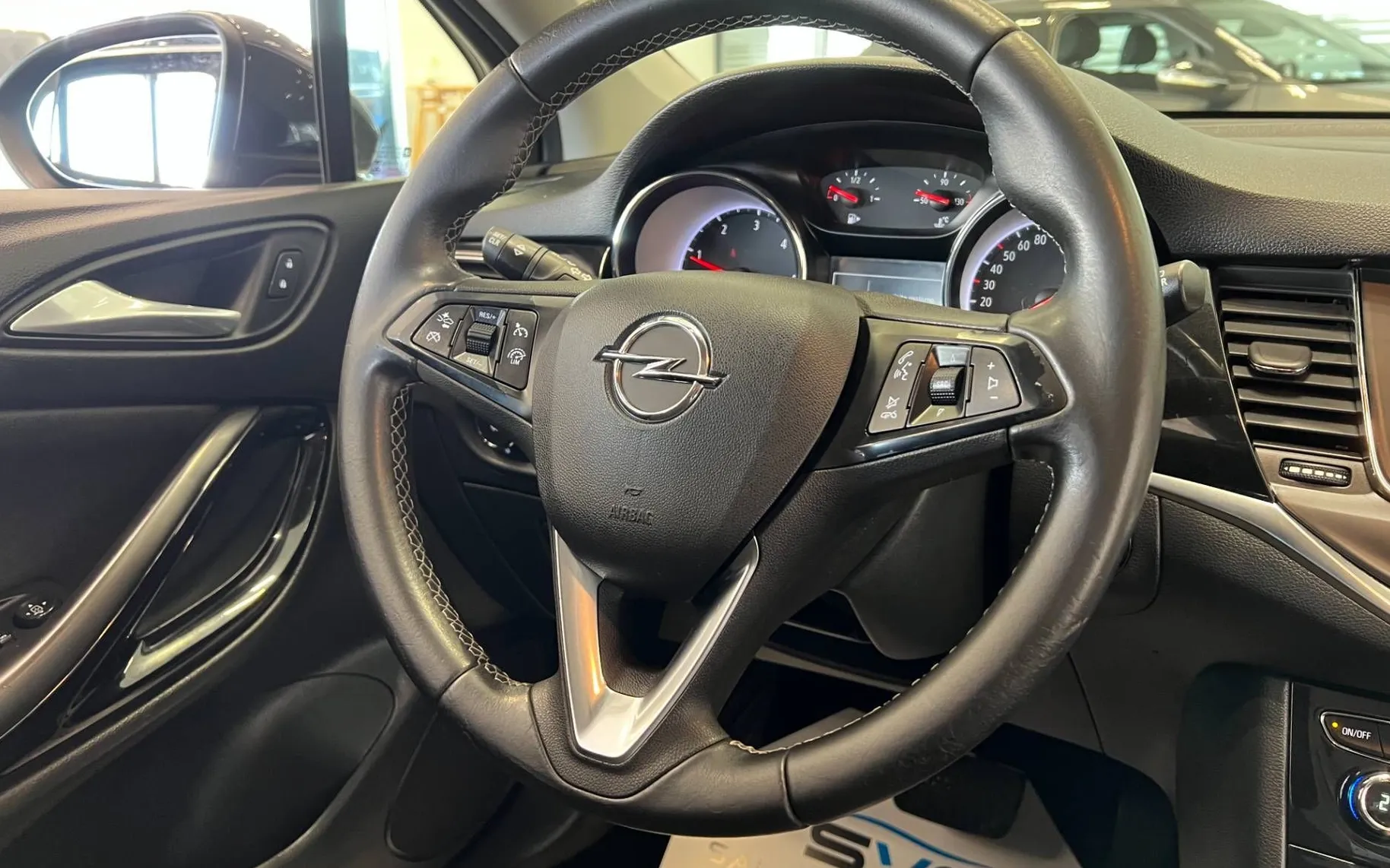 Zunanja slika - Opel Astra - 1.5D-122KM-AUT-FULL-LED-KAM-KEYLESS-LINE-ASS-PDC - 13