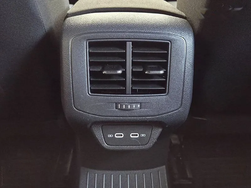 Zunanja slika - Volkswagen T-Roc - 1.5 TSI BMT Style SLO. POREKLO 1.LASTNIK - 16