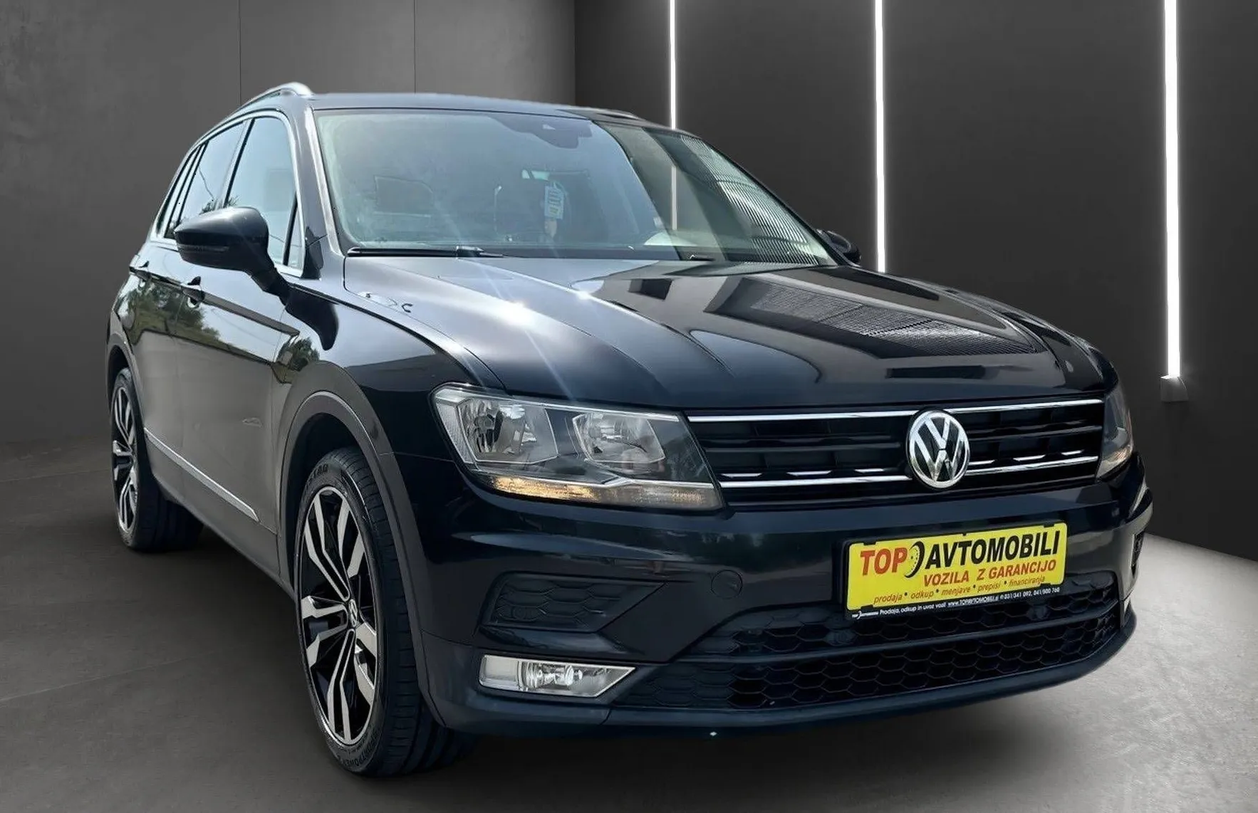 Zunanja slika - VW Tiguan - 2.0 TDI 20COL R-LINE LED NAVI PDC RADARSKI TEM T - 11