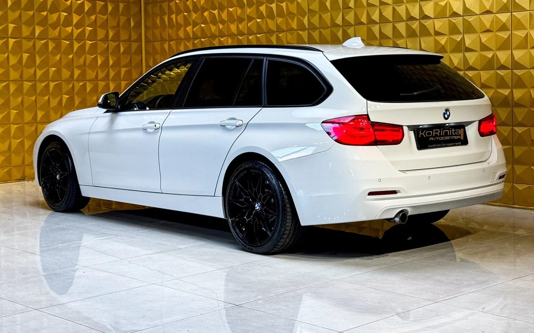 Notranja slika - BMW serija 3 Touring: - 318d AUT. FUL LED-GRETJE-PDC-TEMP... - 7