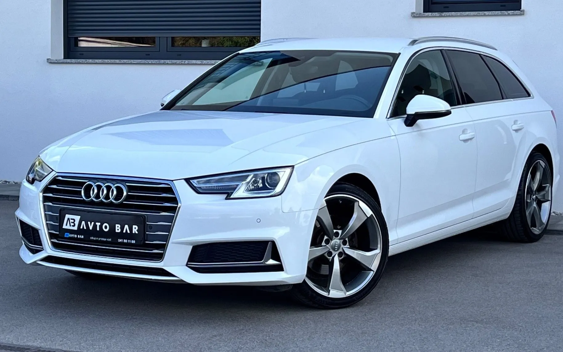 Zunanja slika - Audi A4 Avant - 40 TFSI+S tronic+NAVI+KLJUKA+PDC - 1