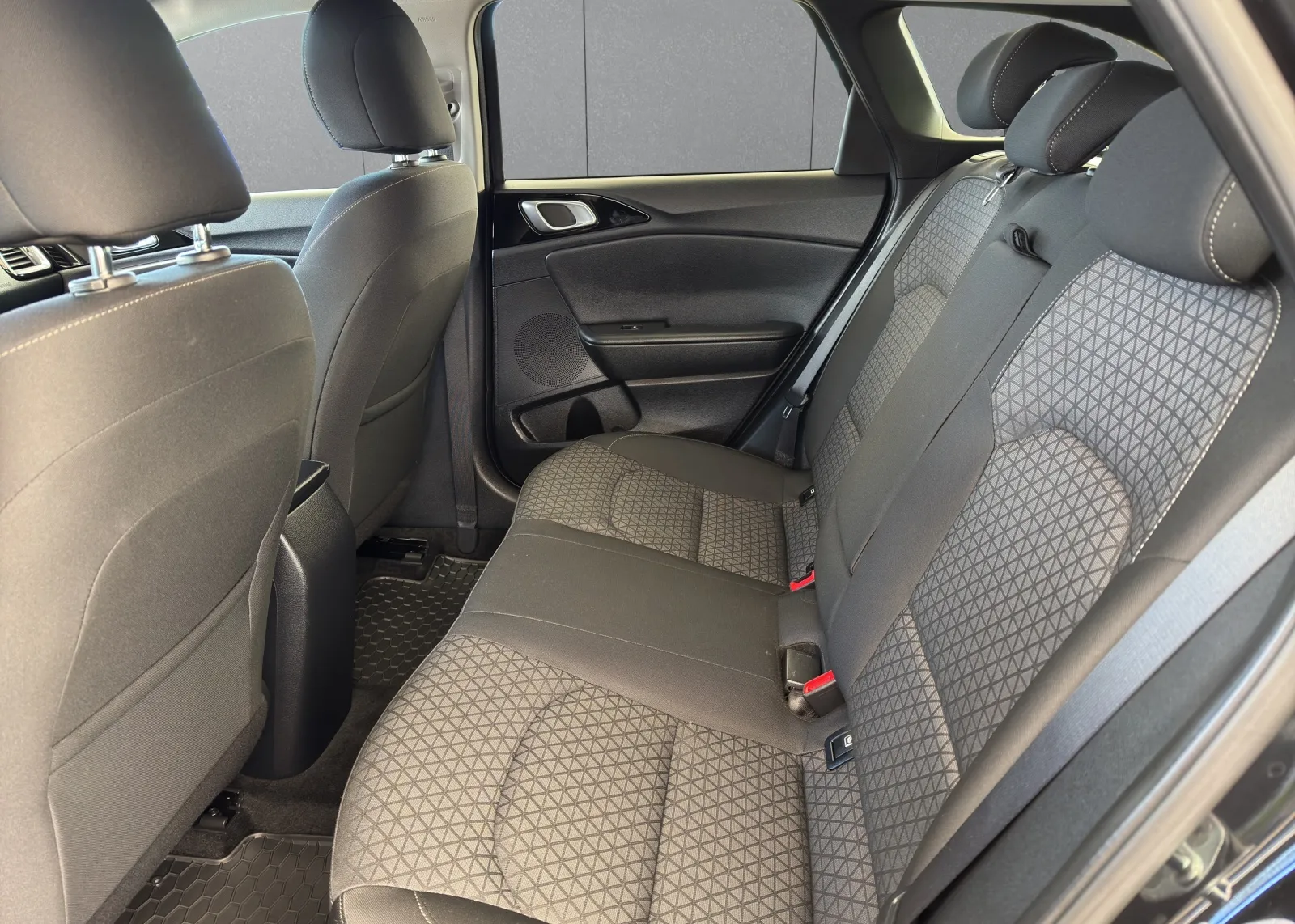 Zunanja slika - KIA Ceed - 1,5 T-GDI GT-Line ISG - 7