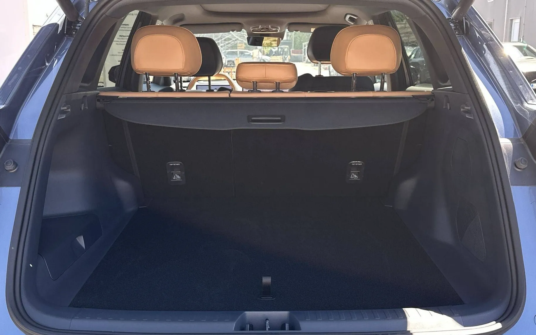 Notranja slika - Geely StarRay EM-i - Plug-In Hybrid 1.5 Max Avt. - 10