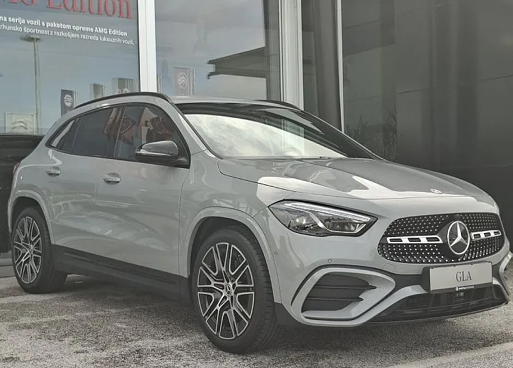Zunanja slika - Mercedes-Benz GLA-Razred - 180 AMG EDITION - 1