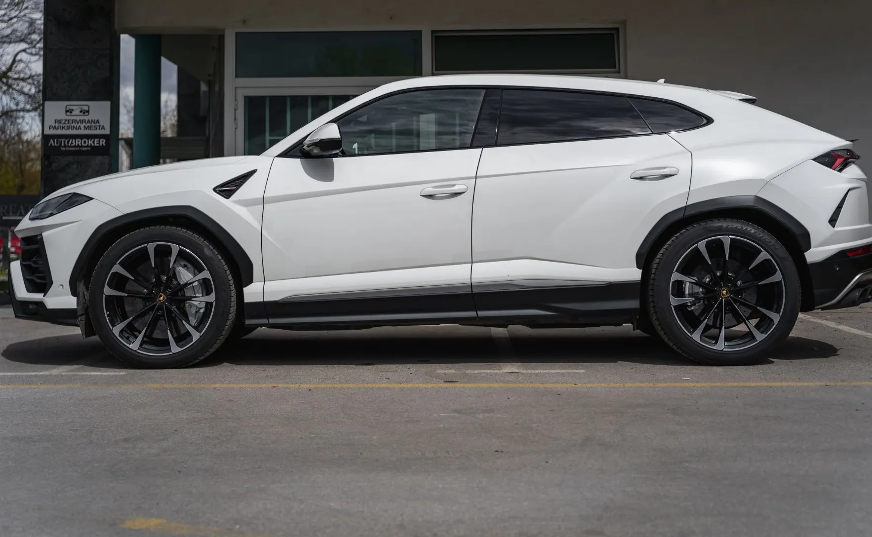 Zunanja slika - Lamborghini Urus - ADAS 360KAM HUD FULL ANIMA MASAŽA GAR-NOV 2026 - 4