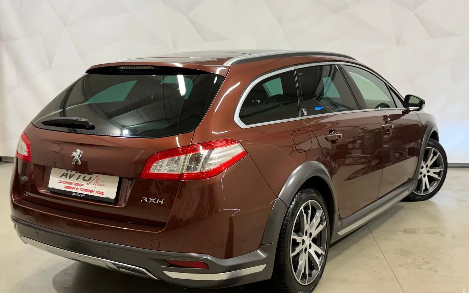 Zunanja slika - Peugeot 508 - RXH Hybrid4 2.0 HDi-4X4-BI-XENON-NAVI-PDC-F1-TEMPO - 6