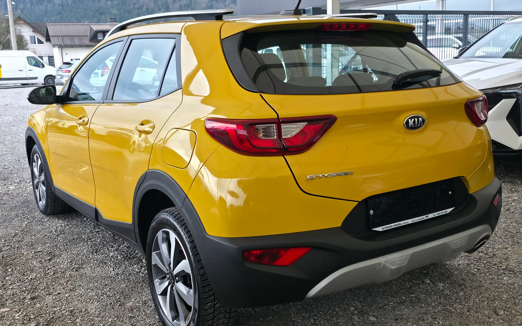 Zunanja slika - KIA Stonic - 1.0 T-GDi 73.3 kW(100 KM) LX Urban DCT - 3