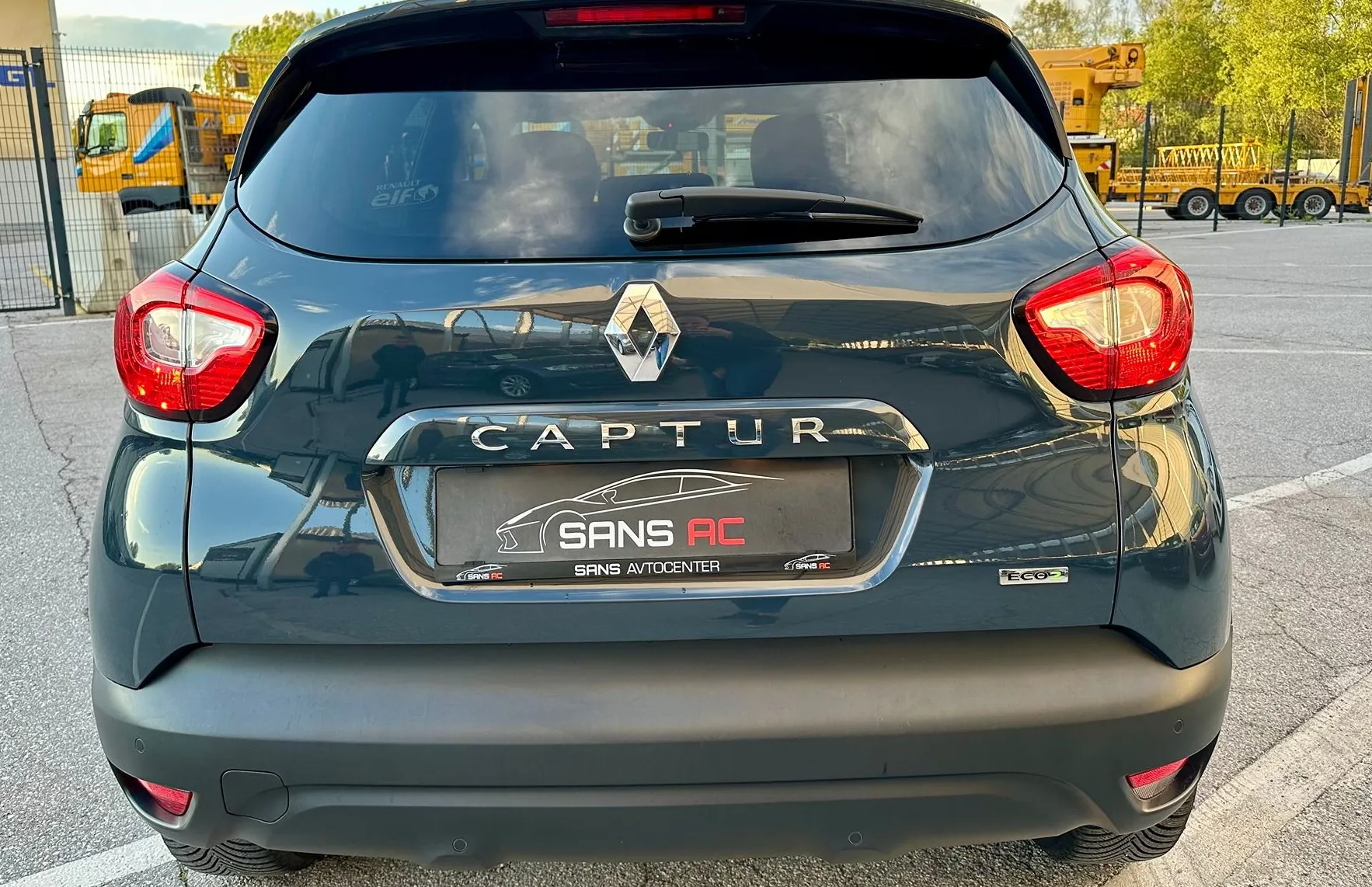Zunanja slika - Renault Captur - dCi 90 - SLOVENSKI - PDC - NAVIGACIJA - TEMPOMAT - 5