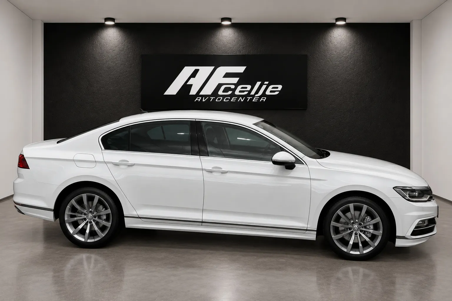 Zunanja slika - Volkswagen Passat - 2.0 TDI-R LINE-1 LASTNIK-FUL LED-LIZING ZA TUJCE- - 4