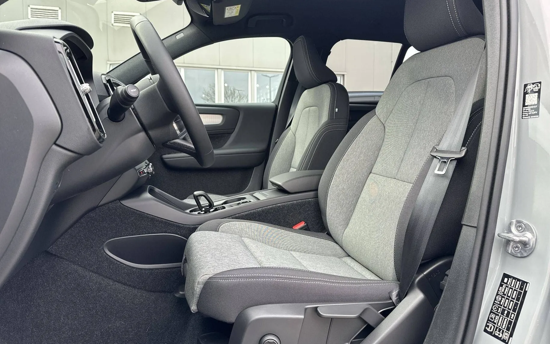 Notranja slika - Volvo XC40 - B3P Core Avt... - 10
