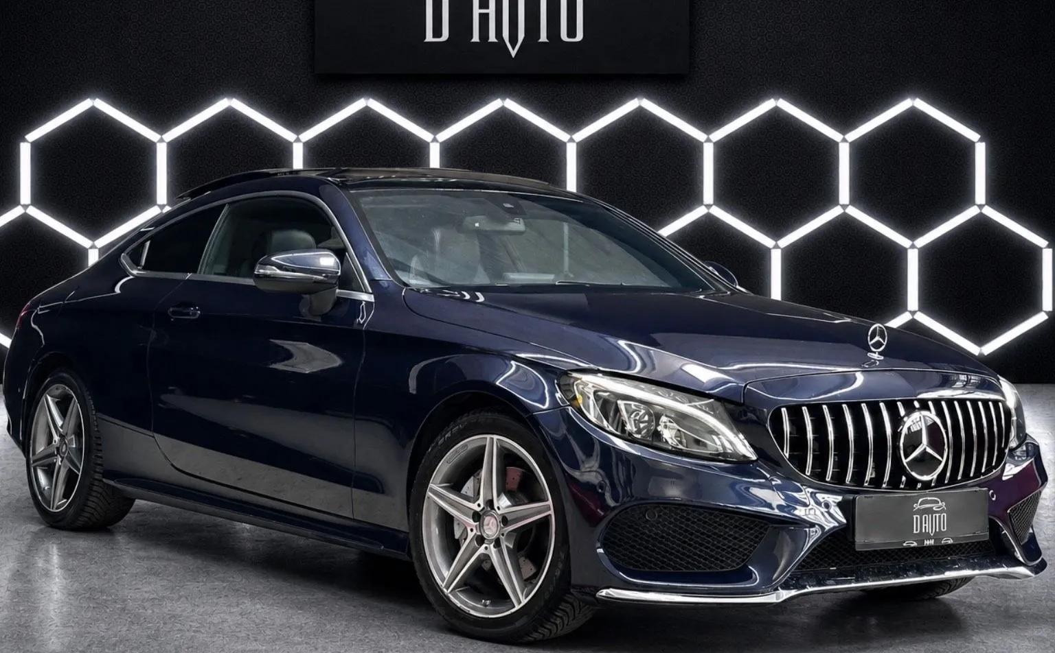 Zunanja slika - Mercedes-Benz C-Razred - C Coupe 180 AMG Line+PANO+samo 107000km - 3