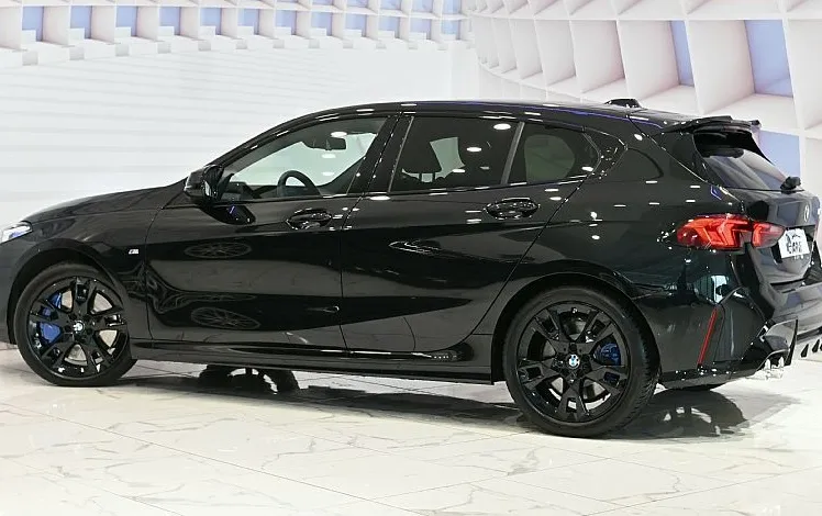 Zunanja slika - BMW Serija 1 - : M135i xDrive-RADAR-KEY-LED-HARMAN-HUD-KAM360 - 5