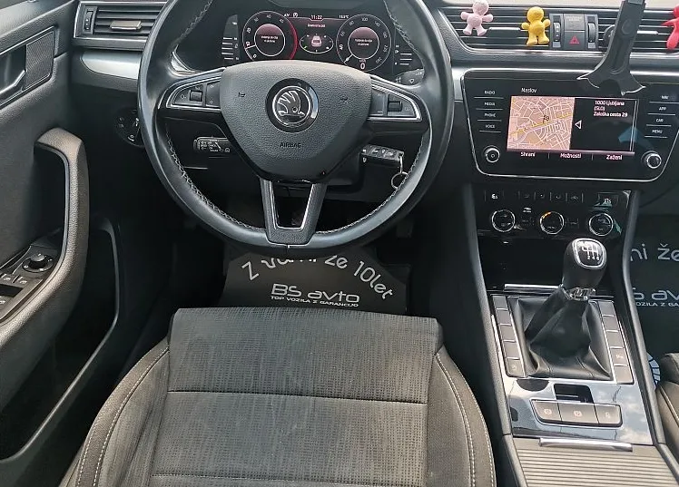 Zunanja slika - Škoda Superb - 2.0 TDI Style Combi110 kW XENON-ALU19-NAVI-VIRTUAL - 12