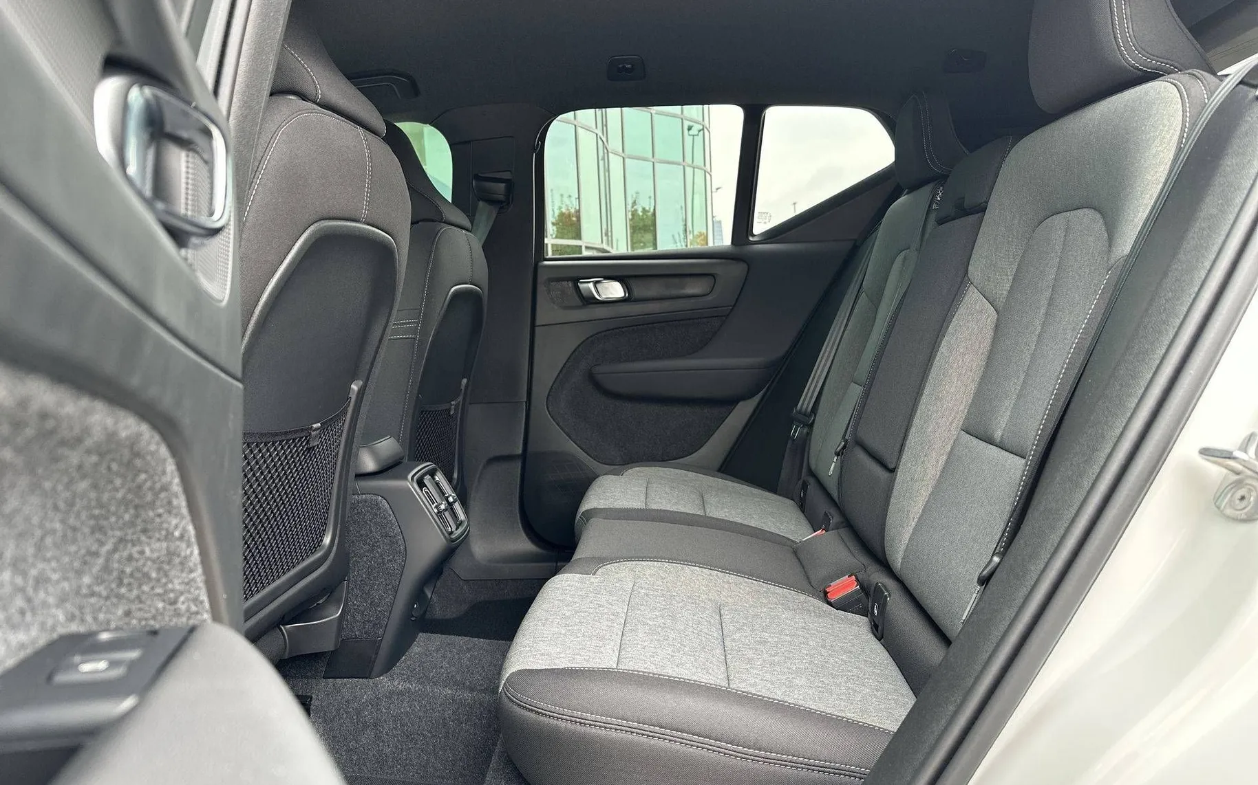 Notranja slika - Volvo XC40 - B3 P Core AT DCT - 11