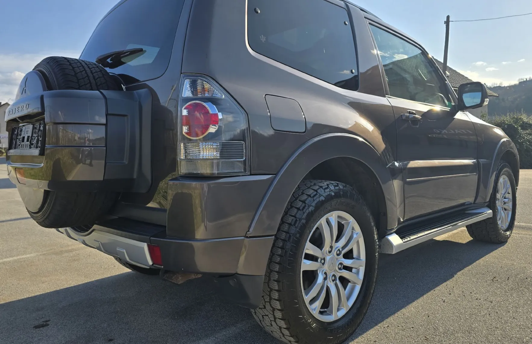 Zunanja slika - Mitsubishi Pajero - 3.2 DI-D A T 3 VRATA ODLIČEN - 9