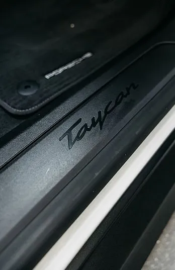 Zunanja slika - Porsche Taycan Sport Turismo - 21 COL Pano Zračno vzmetenje BOSE Radar - 15