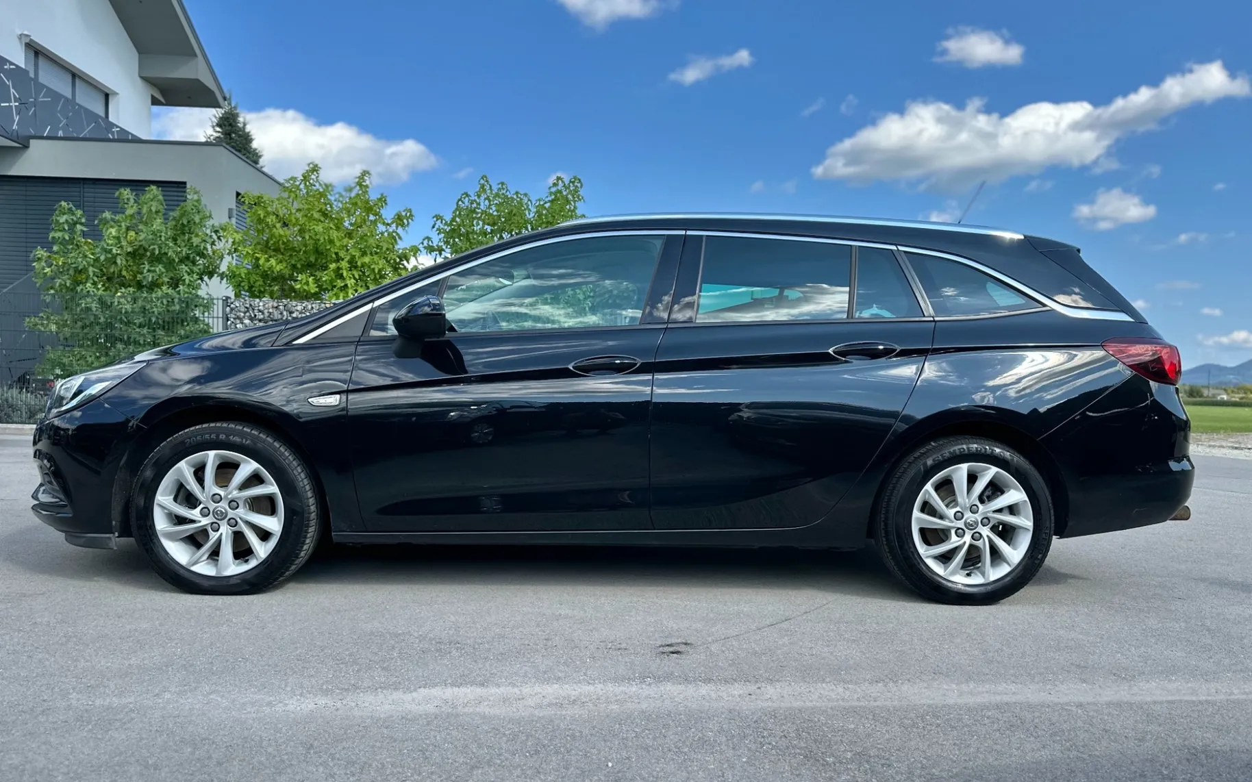 Zunanja slika - Opel Astra - 1.6 CDTI+SLOVENSKI+KEYLESS+NAVI+16 COL+PDC+ODLIČEN - 2