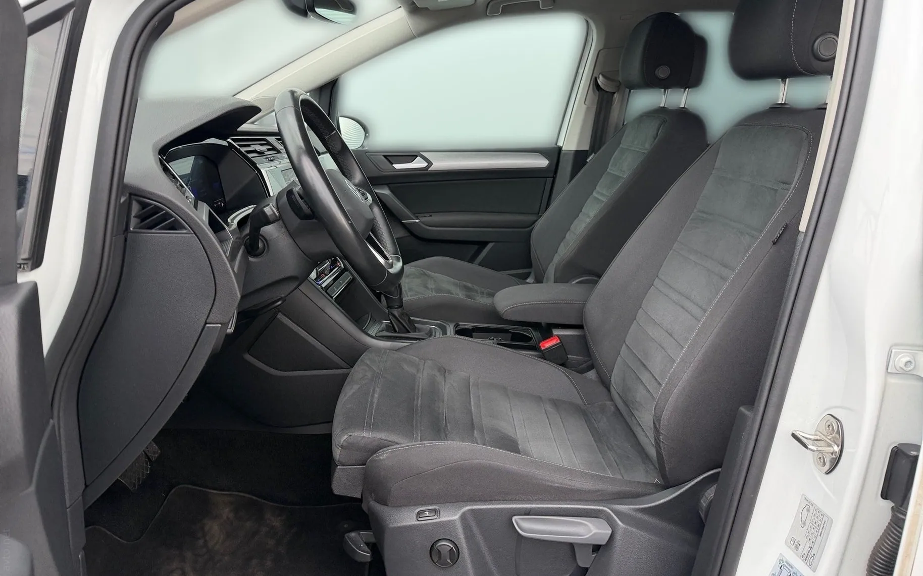 Notranja slika - Volkswagen Touran - 2.0 TDI BMT Family DSG Kamera - Virtual... - 7