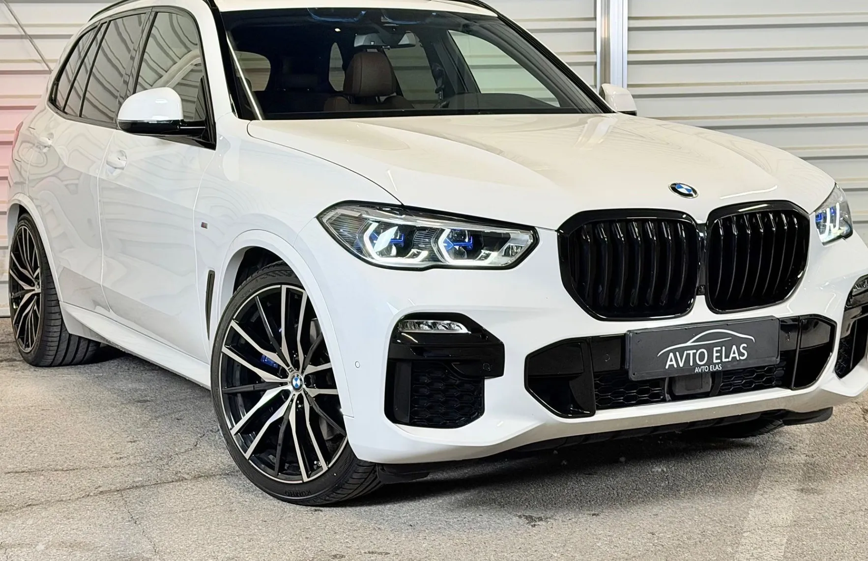 Zunanja slika - BMW X5 - serija : xDrive30D - ZRAČNO - LASER - PANO - KLJUKA - 3