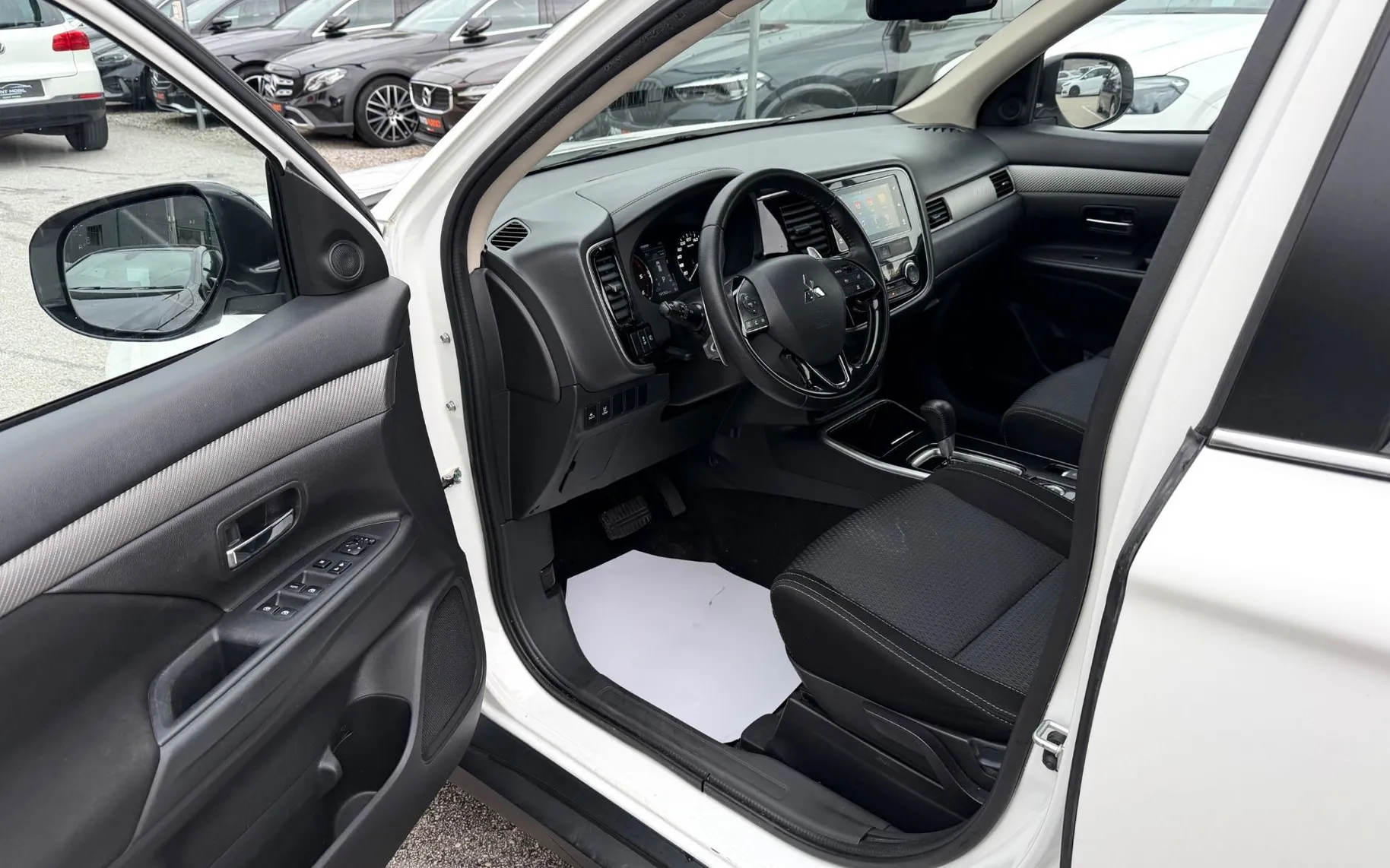 Zunanja slika - Mitsubishi Outlander - 2.2 DI-D 4WD AUT INSTYLE 7SEDEŽEV XENON ACC KAMERA - 13