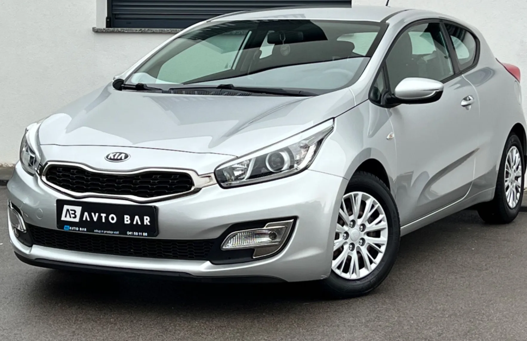 Zunanja slika - KIA Pro_Ceed - 1.4 CVVT+SLO+SAMO 97.888km+USB - 1