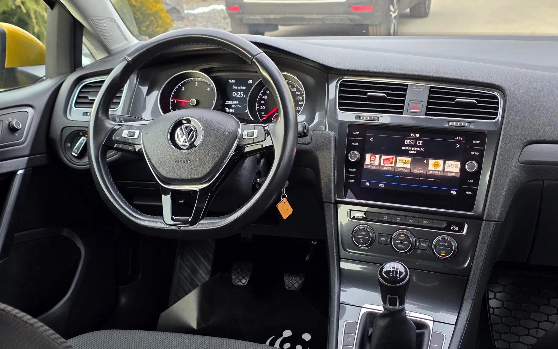 Zunanja slika - Volkswagen Golf - 2,0 TDI BMT Highline 4x4 - 10