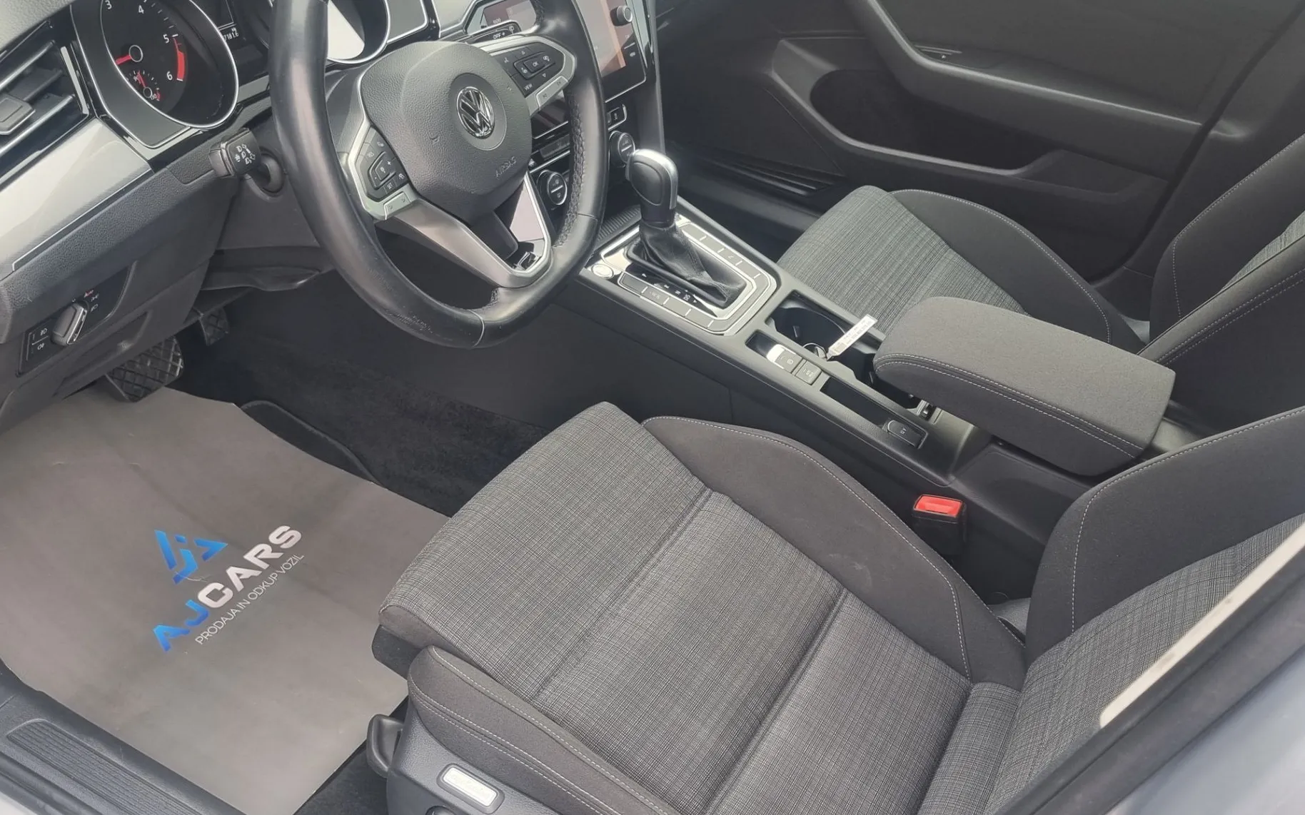 Zunanja slika - VW Passat - Variant 2.0 TDI BMT Business 110kW-DSG-LED-2XPDC-NAVI - 8
