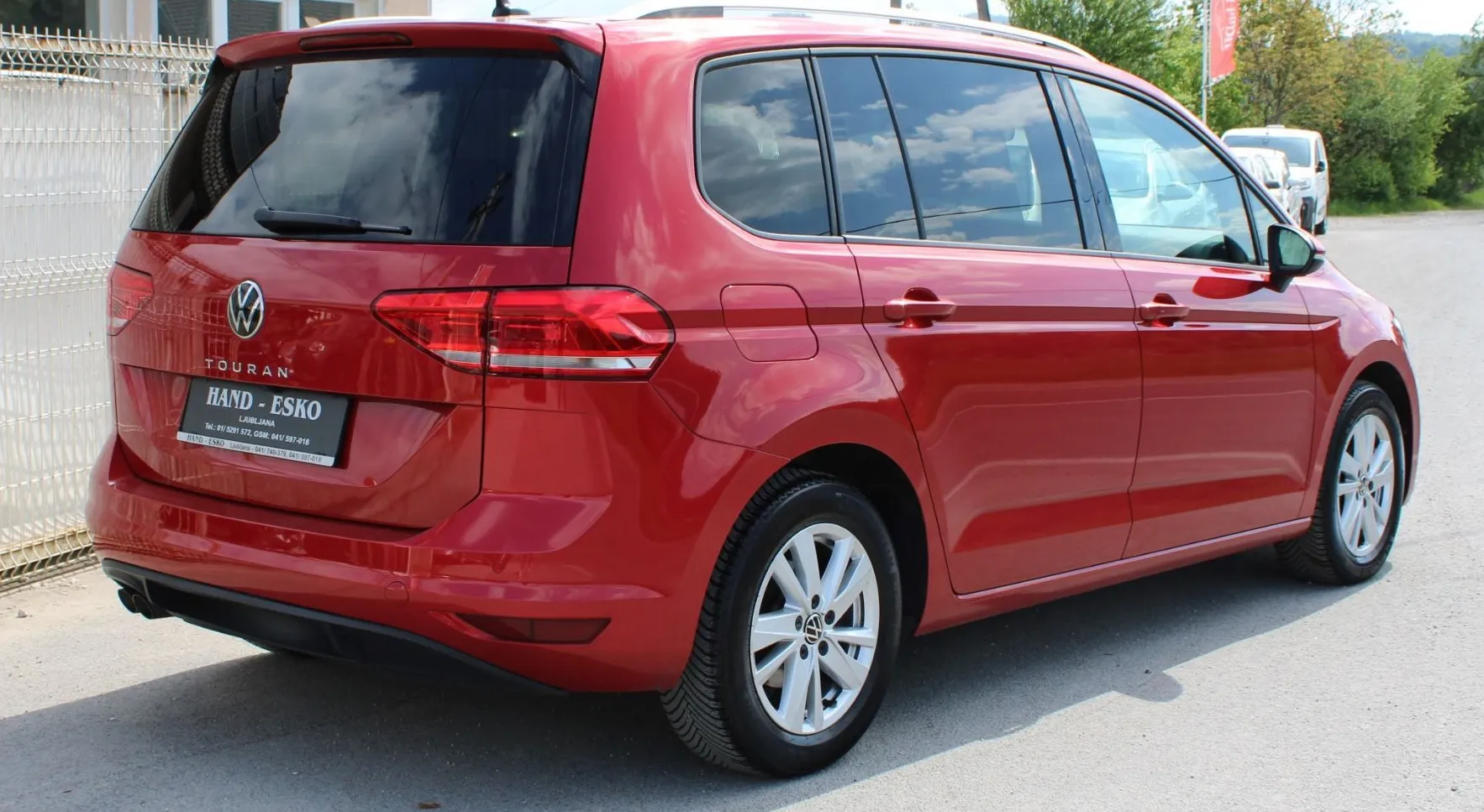 Zunanja slika - Volkswagen Touran - 2.0 TDI BMT Lounge DSG-KAMERA-NAVI-ALU-PDC - 10