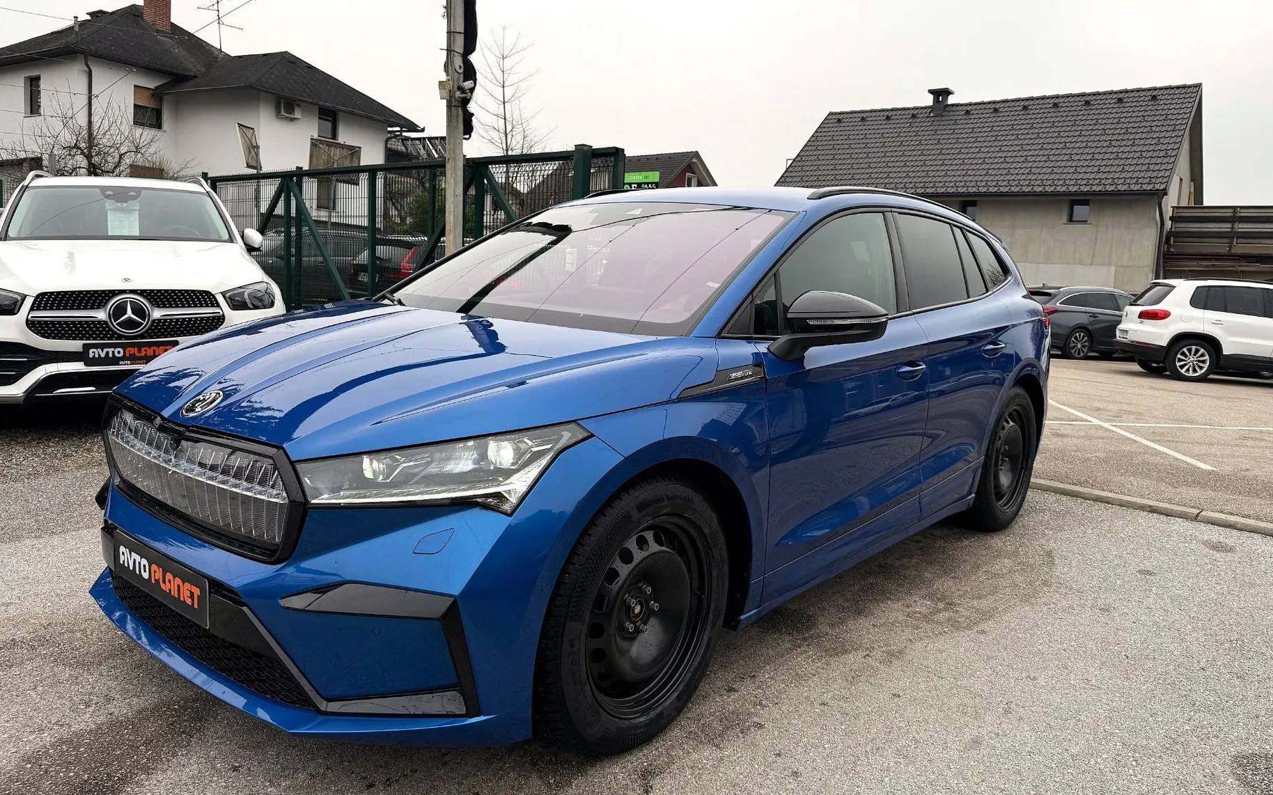 Zunanja slika - Škoda Enyaq - IV 80X SPORT LiNE MATRIX  ACC WEBASTO ALU 20 KLJUKA - 3