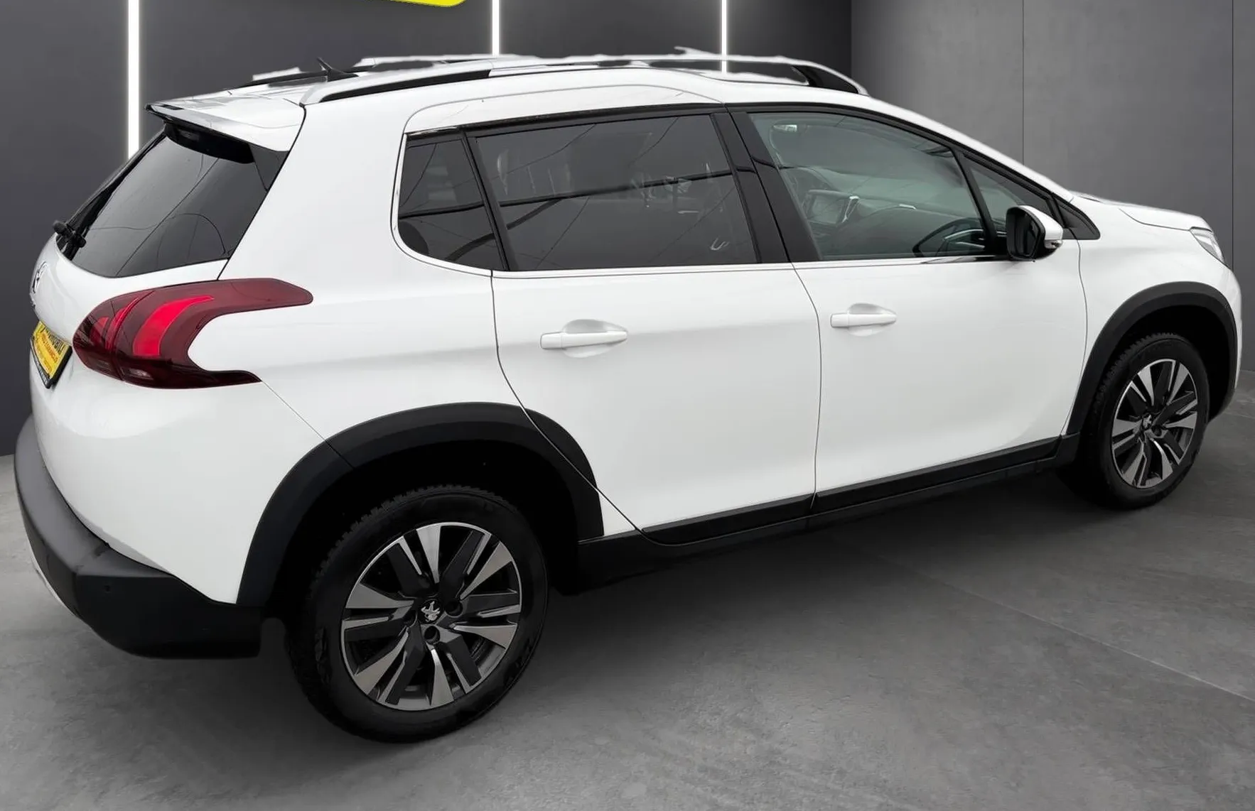 Zunanja slika - Peugeot 2008 - 1.2 PureTech SLOVENSKI 1.LASTNIK BI-XENON NAVI P - 7