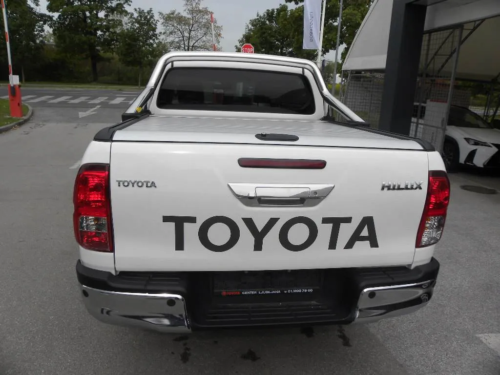 Zunanja slika - Toyota HILUX DOUBLE CAB - Toyota Hilux MY25 2.8 D-4D HYBRID 48V DC A T6 CITY PLUS - 5