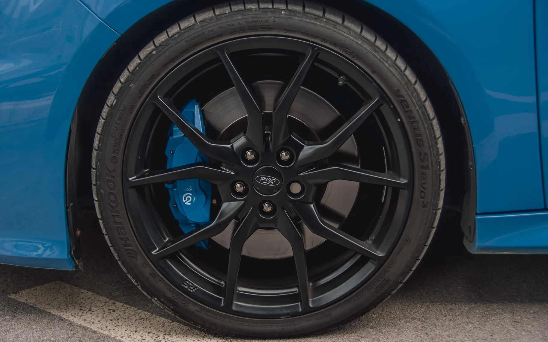 Zunanja slika - Ford Focus - 2.3 EcoBoost RS 4x4-RECARO-BREMBO-NAVI-SYNC-DAB-19 - 20