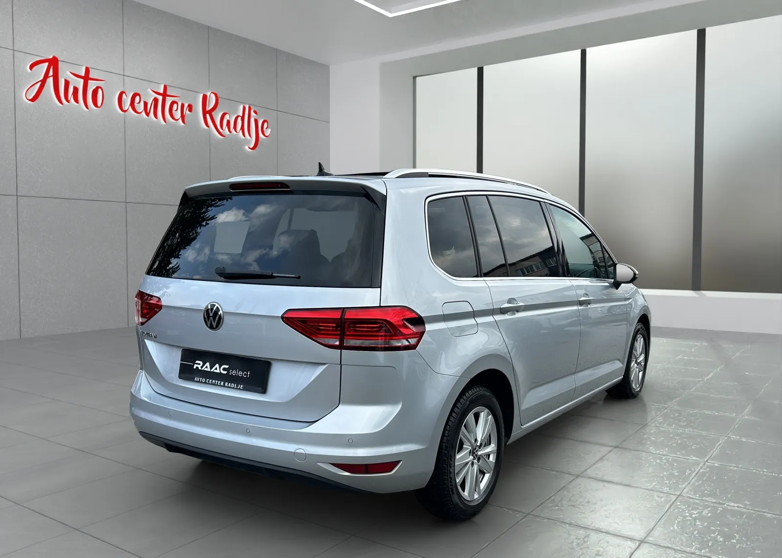 Zunanja slika - Volkswagen Touran - 2,0 TDI BMT Family DSG - 4