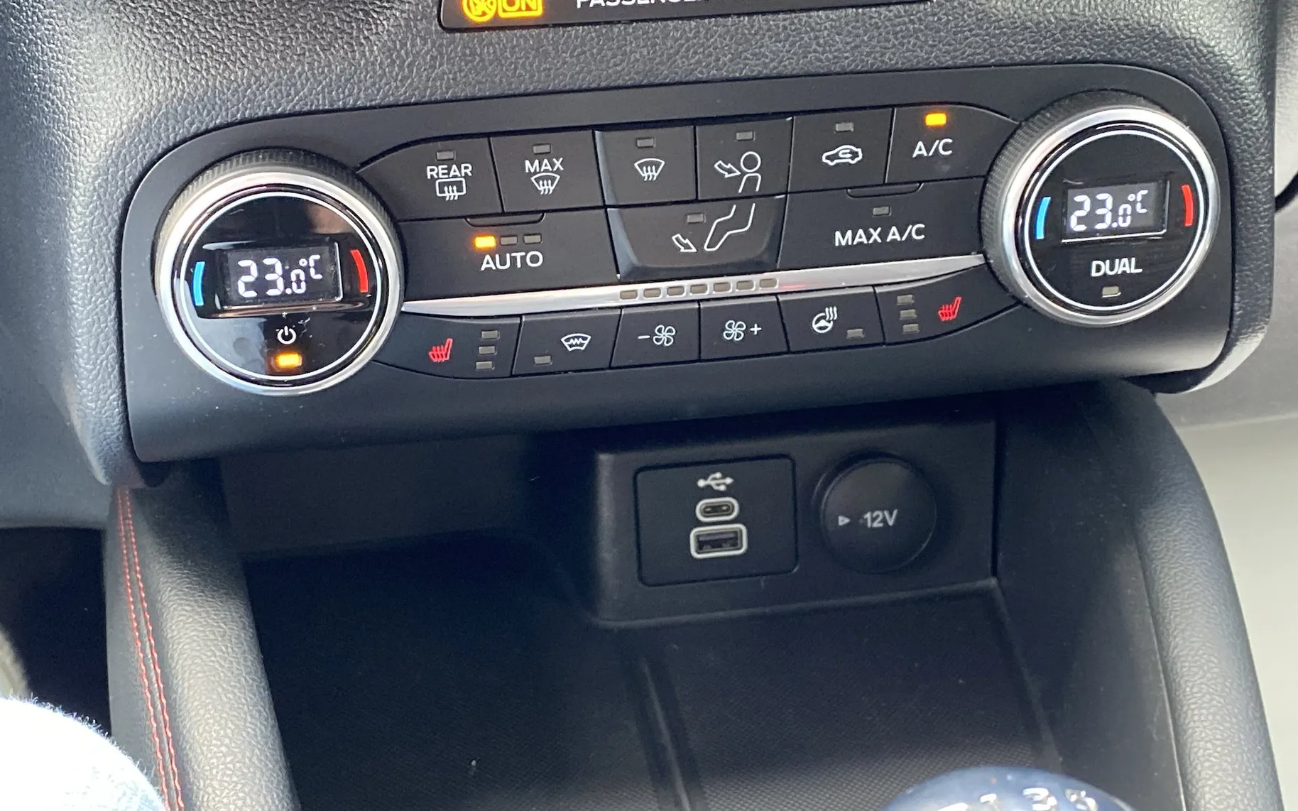 Zunanja slika - Ford Kuga - ST-LINE 1.5 EcoBoost-NAVI-SLO-KAMERA-KEYLESS - 15
