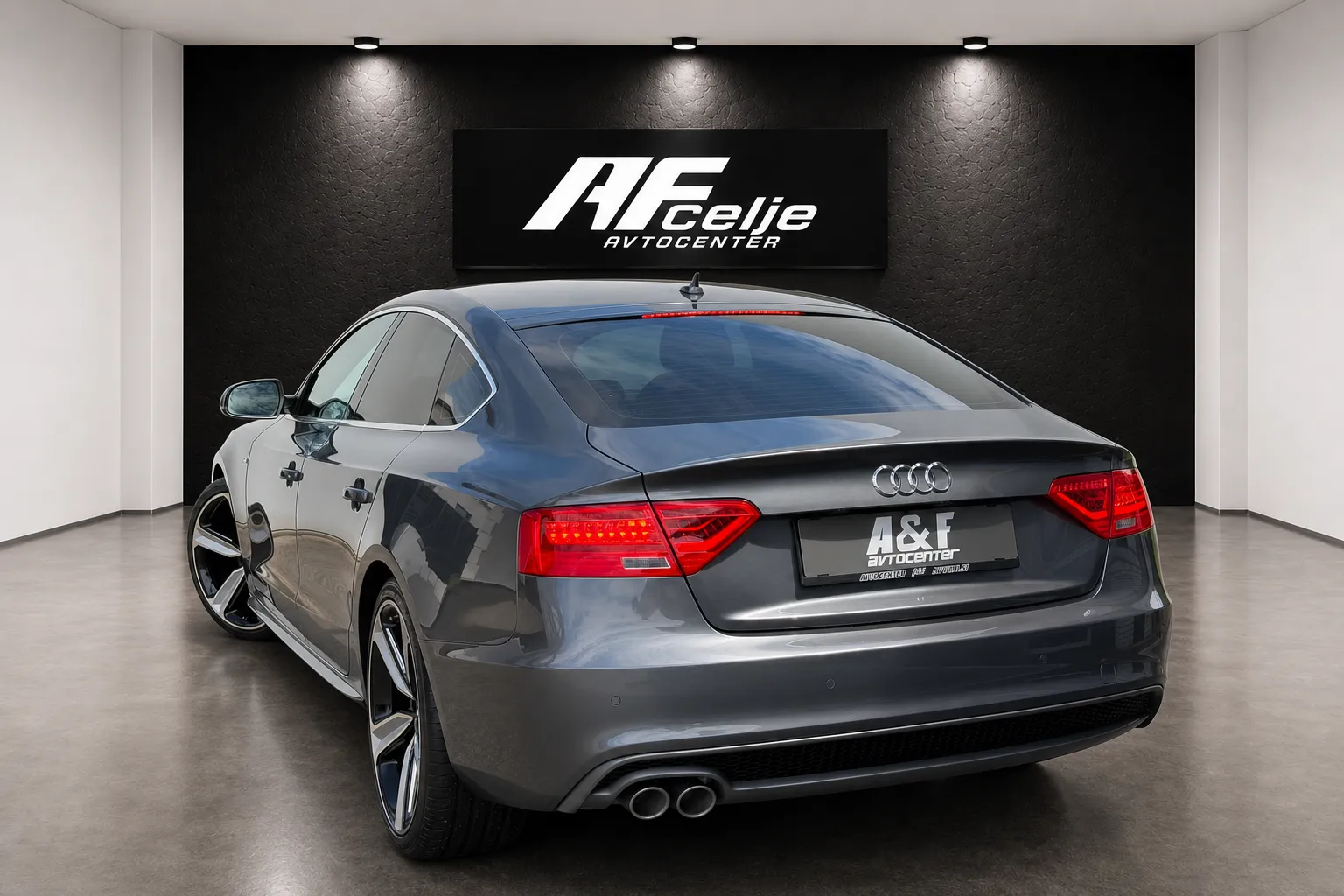Notranja slika - Audi A5 Sportback - 2.0 TDI-2X S LINE-185.000km-LIZING ZA TUJCE-NAVI-. - 7
