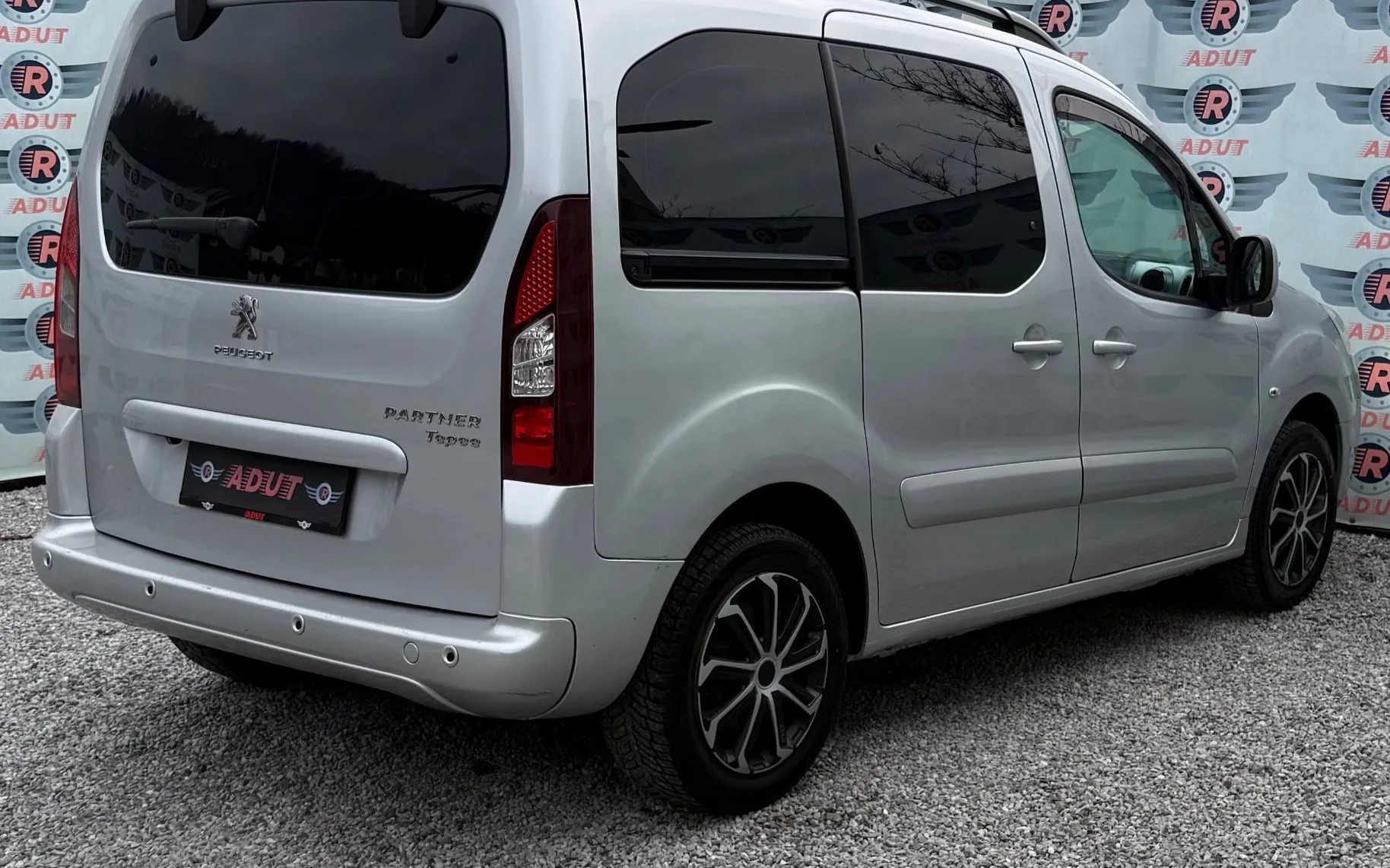 Zunanja slika - Peugeot Partner - 1.6HDi|NOVE ZIMSKE GUM|CAM|PARKSENZ|GRETJ.SEDEŽEV| - 6