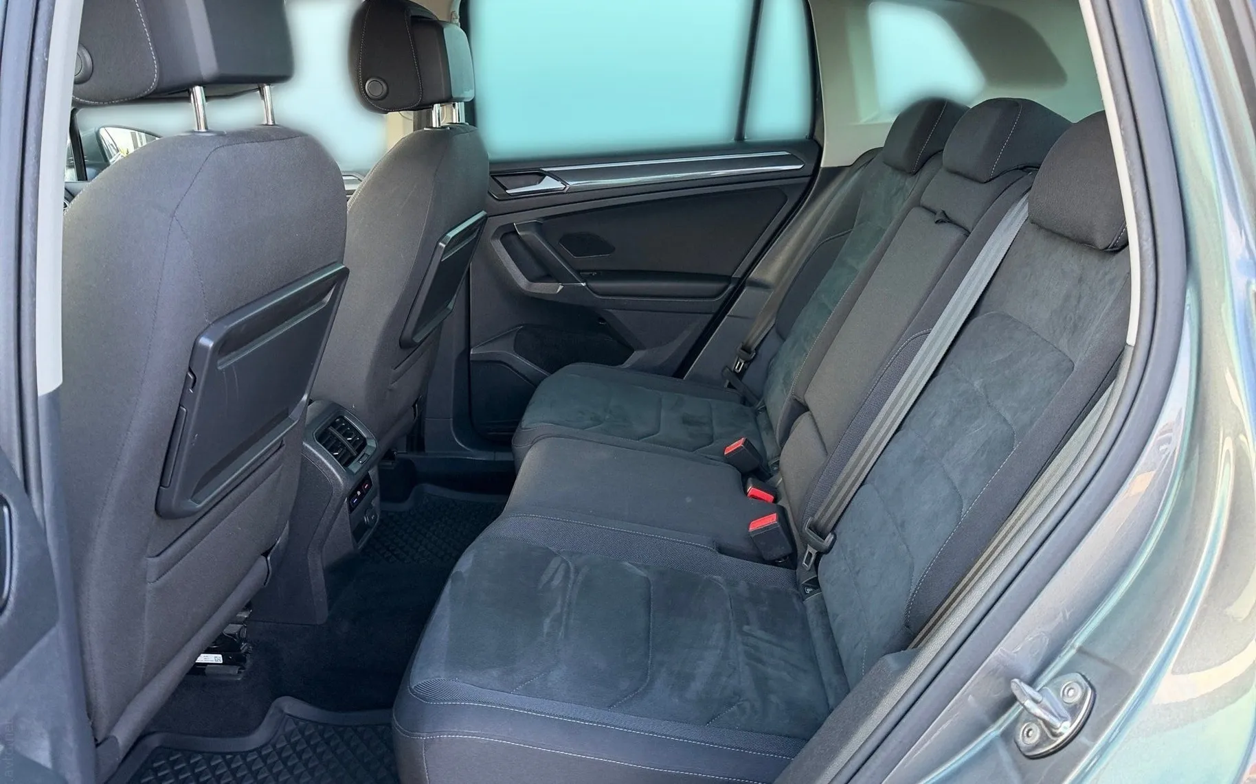 Notranja slika - Volkswagen Tiguan - 2.0 TDI BMT Highline-SLO-1.lastnik-LED High-ACC... - 11
