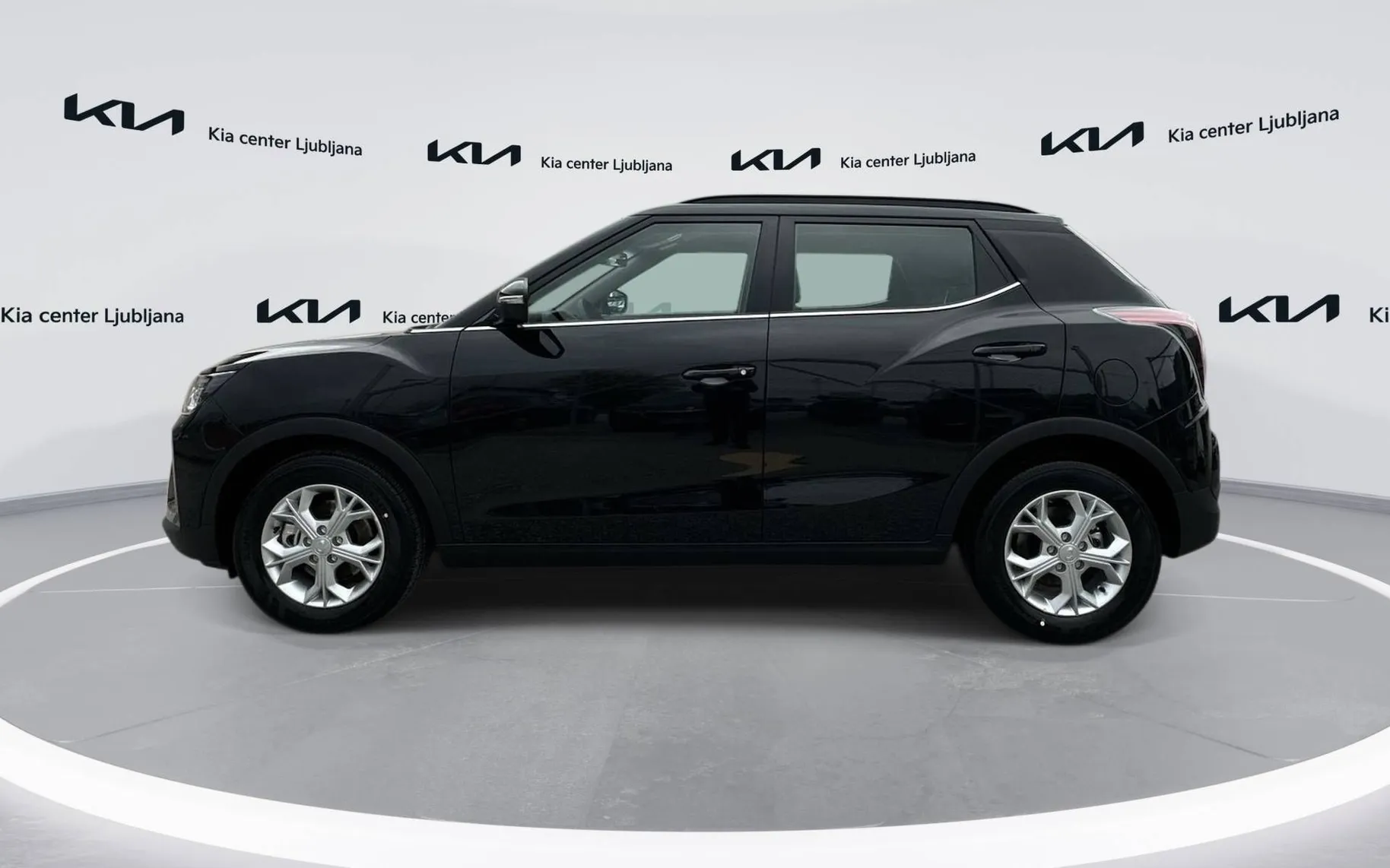 Notranja slika - SsangYong Tivoli - 1.5 T-GDi Fresh 2WD M T... - 8