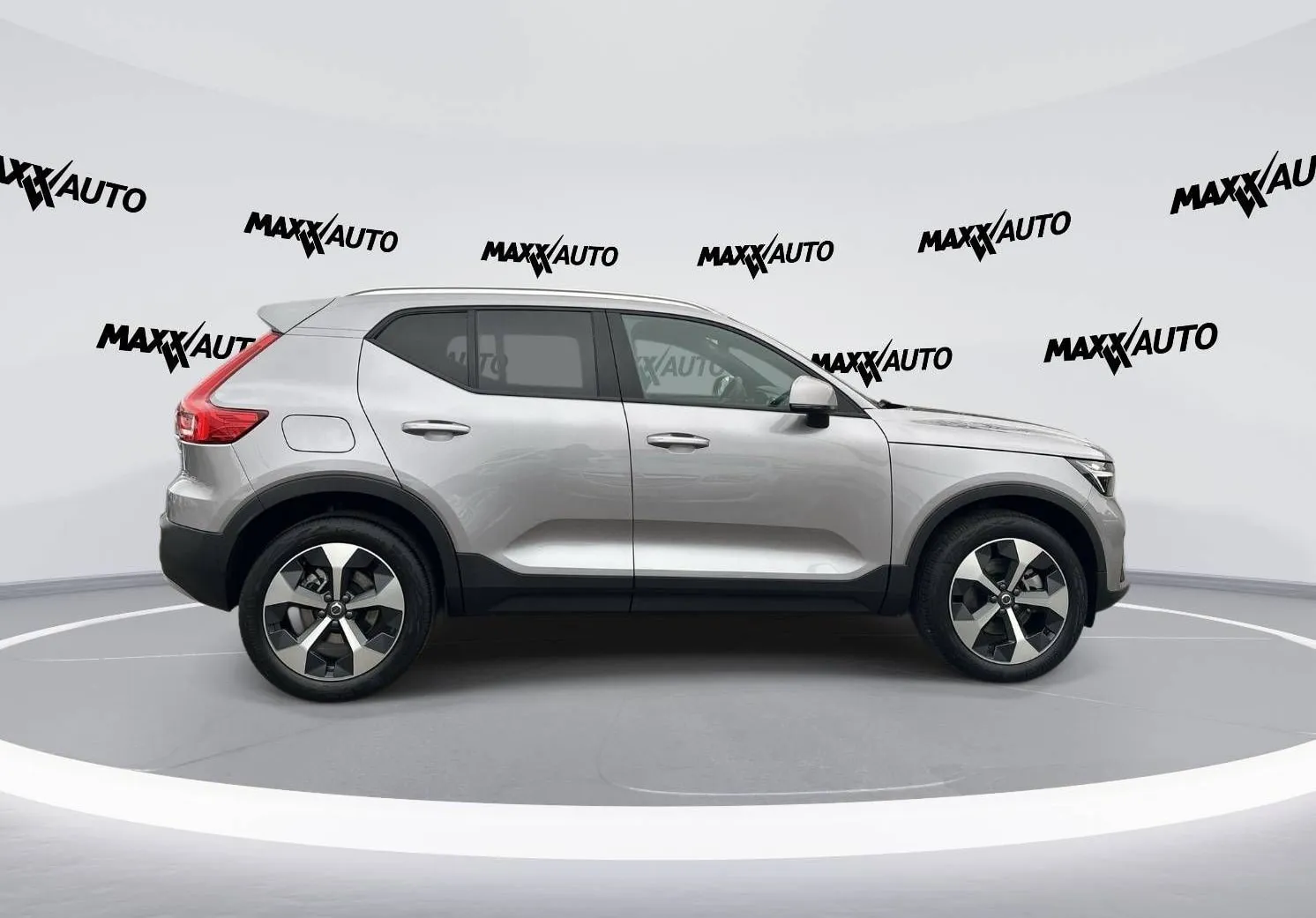 Zunanja slika - Volvo XC40 - B3 P Core AT DCT 3 leta garancije + 3 servisi - 4