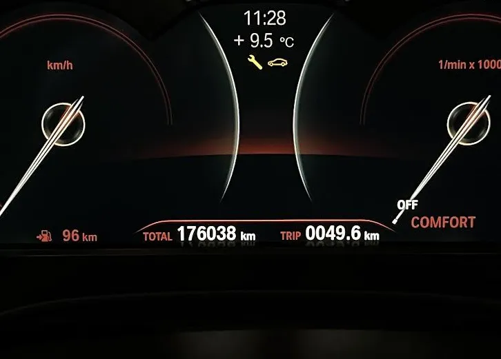 Zunanja slika - BMW Serija 5 - Touring: 520d Touring LUX.LINE.LED.VZR. KAM. PANORAMA. - 16