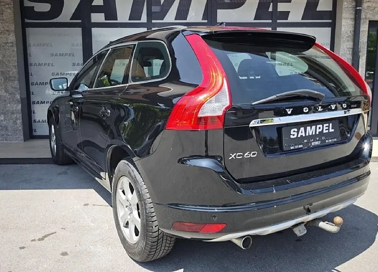 Zunanja slika - Volvo XC60 - D3 AUTO - VLEČNA KLJUKA - TEMPOMAT - GRETI SEDEŽI - 4