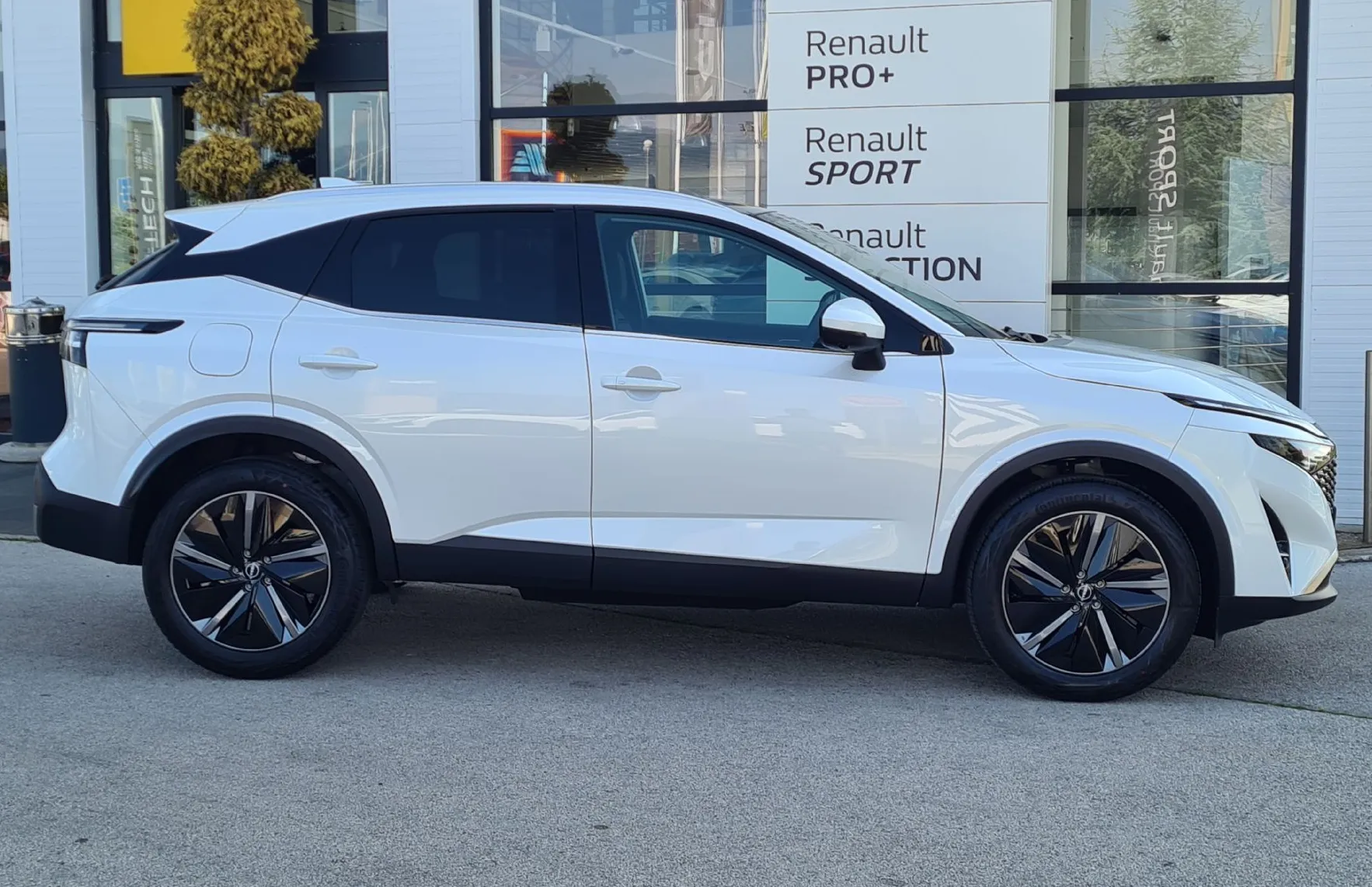 Zunanja slika - Nissan Qashqai - 1.3 DIG-T Mild Hyb.158 2WD X-Tron.TEKNA - 4