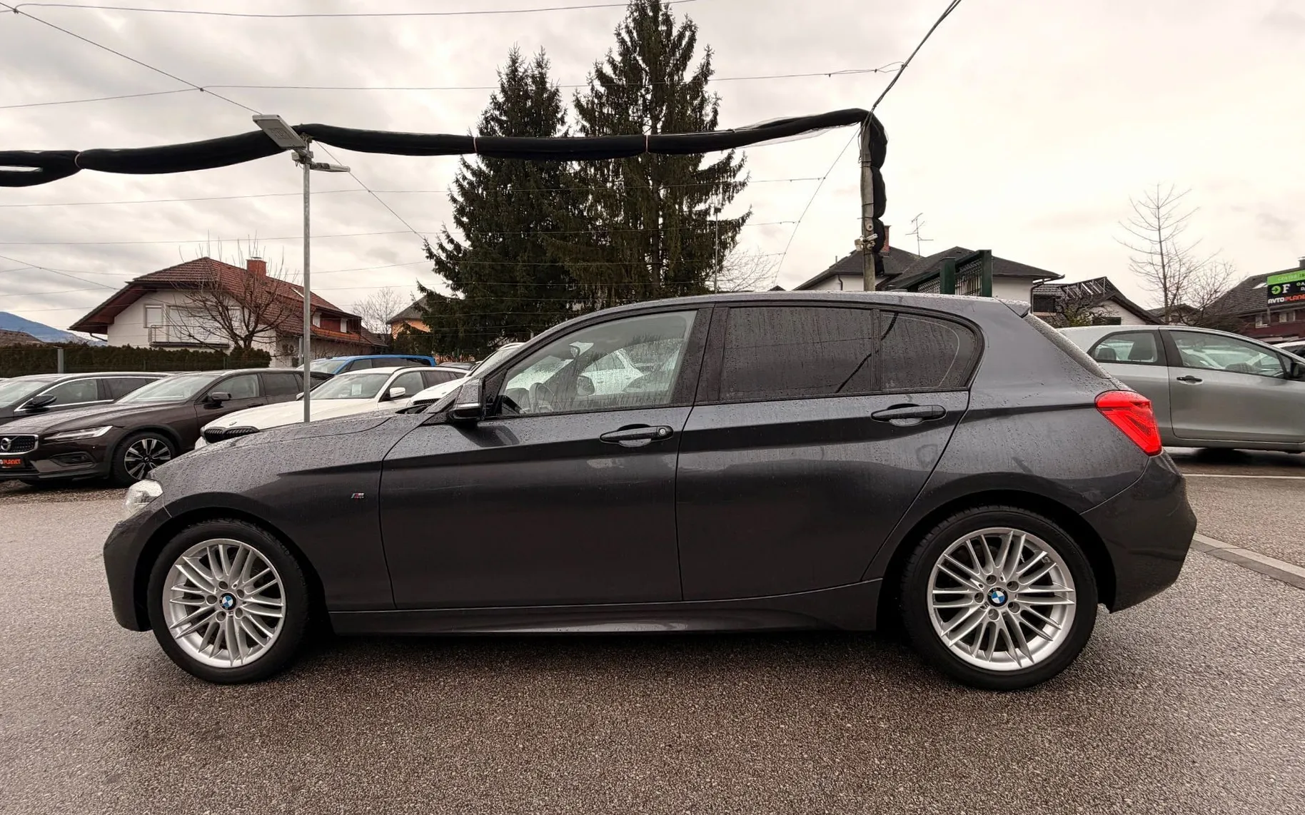 Zunanja slika - BMW Serija 1 - : 118i M Sport Shadow 1.LASTNIK FULL LED ALU17 - 3
