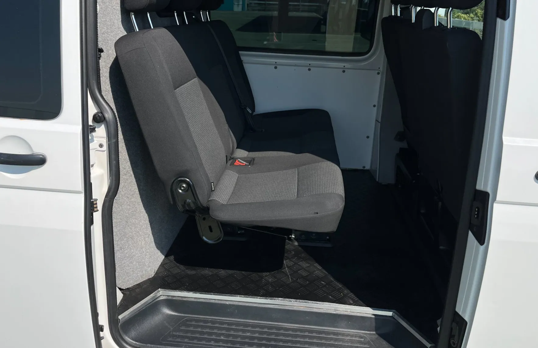 Zunanja slika - VW Transporter - T6 Kombi 2.0 TDI DMR VZR. KAM. 2X PDC - 8