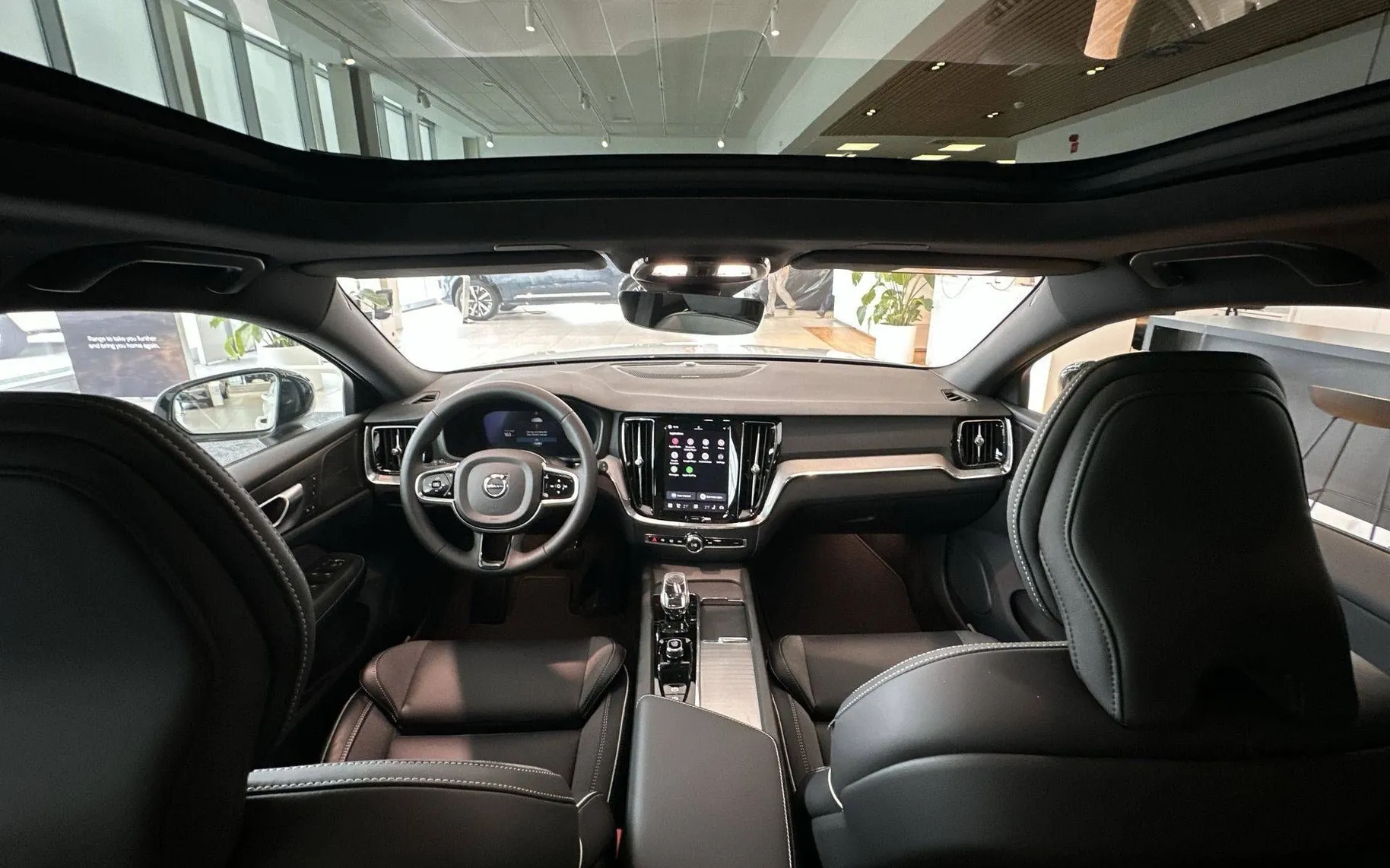 Notranja slika - Volvo V60 - B4 D Plus Dark Mild hybrid - 16