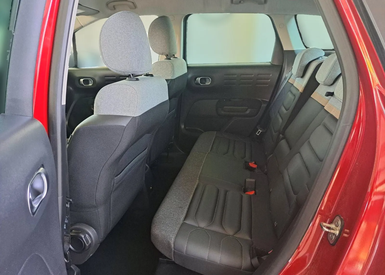 Notranja slika - Citroën C3 Aircross - 1.2 PureTech Shine 130 Avt.1LASTNIK-FUL LED-KAME.. - 8