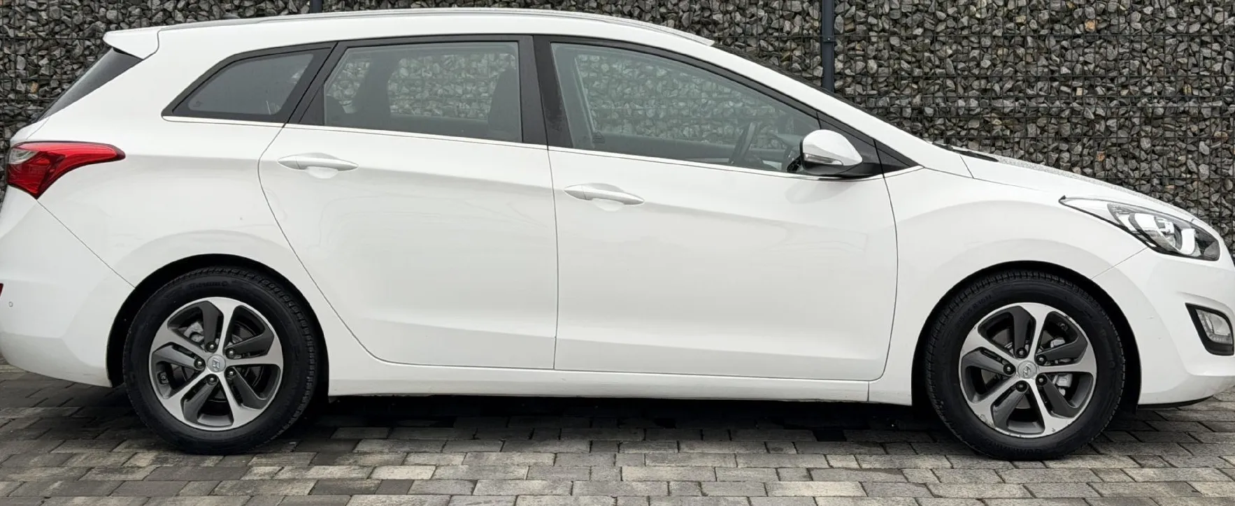 Zunanja slika - Hyundai i30 Wagon - 1.6 CRDI|GR.SED|2CON|TEMPOMAT - 7