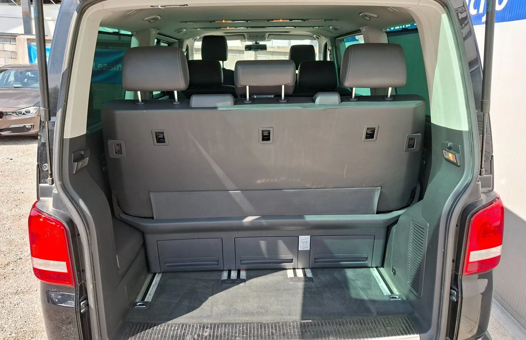 Zunanja slika - Volkswagen Multivan - 2.0 TDI Highline DSG - 10